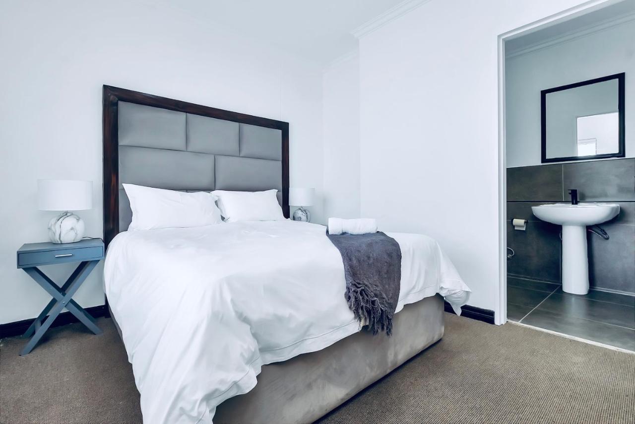 2 Bedroom 2 Bath Luxury - Sandton Cbd Johannesburg Kültér fotó