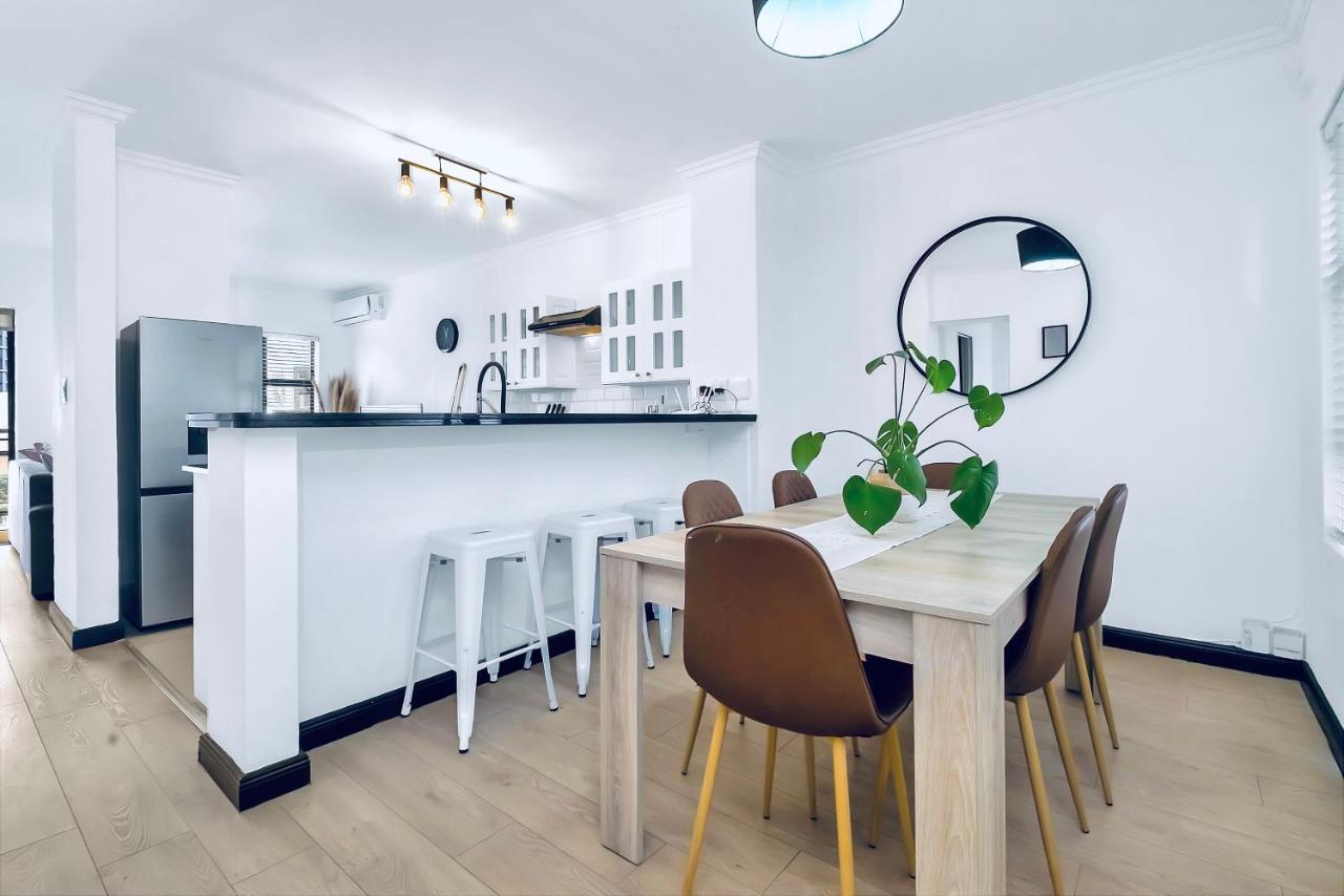 2 Bedroom 2 Bath Luxury - Sandton Cbd Johannesburg Kültér fotó